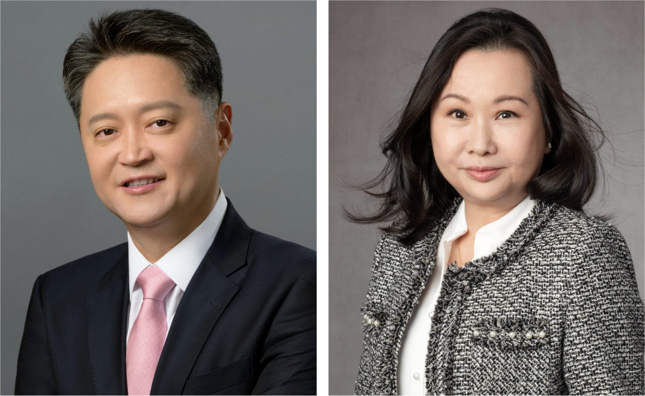 루크 강 월트디즈니 컴퍼니 현 아태지역 총괄 사장(왼쪽)과 캐롤 초이 아태지역 총괄 사장 내장자(오른쪽). (사진=월트디즈니)