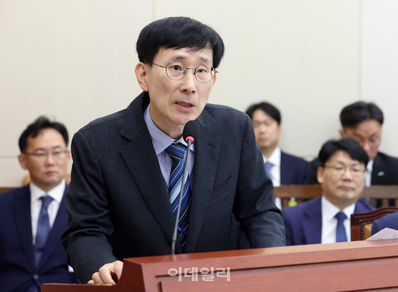 [포토]국정감사, '업무보고하는 어운선 한국통계정보원장'