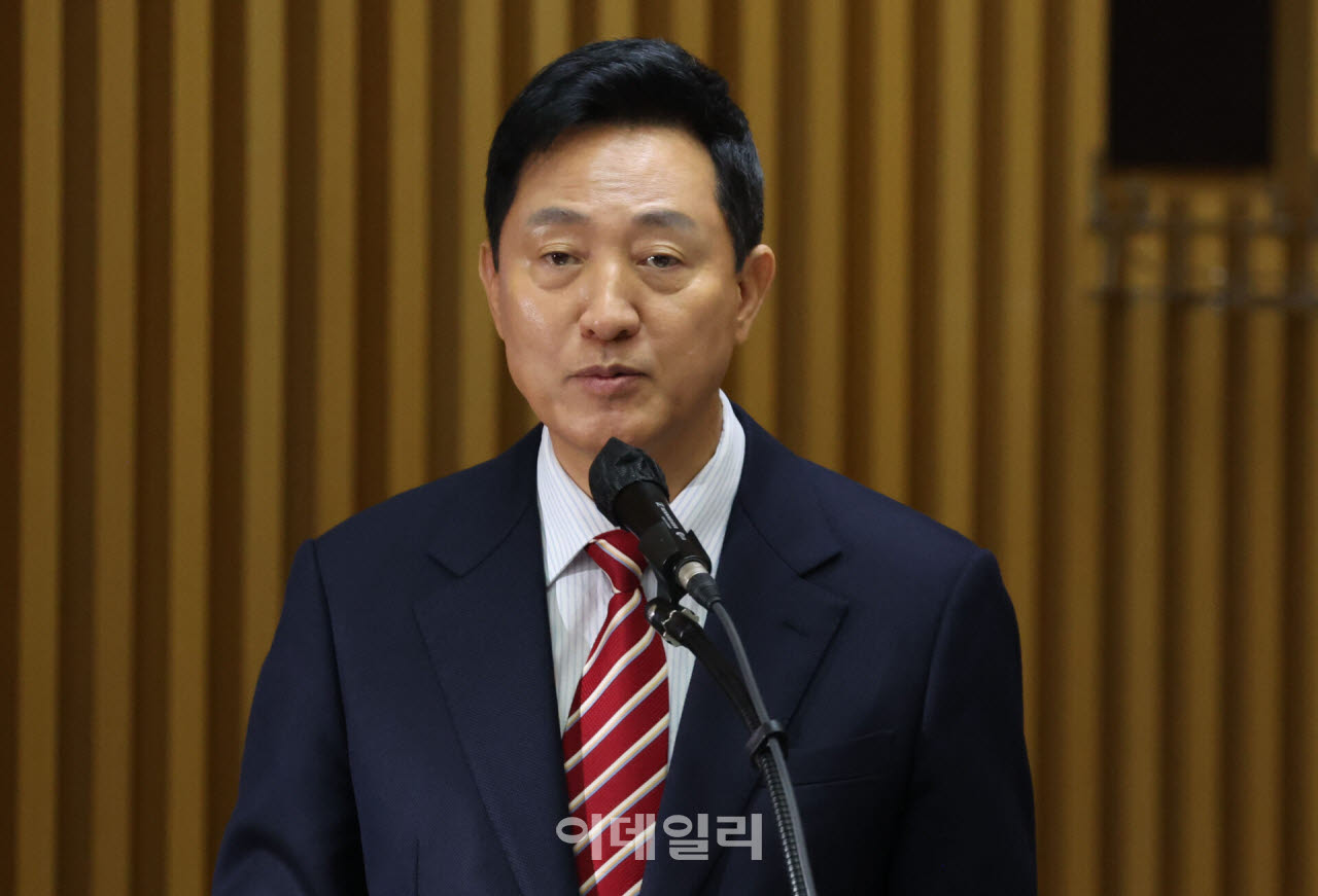 오세훈 서울시장이 지난 19일 오전 서울 중구 서울시청에서 열린 국회 국토교통위원회 서울시 국정감사에 참석해 발언을 하고 있다. (사진=이데일리 이영훈 기자)