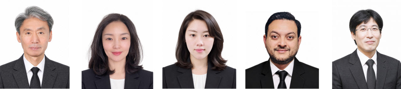 영남대 화학공학부 한성수 연구팀. 왼쪽부터 한성수 교수, 최순모 연구교수, 조선미 연구교수, 안쿠르 수드 교수, 이도현 박사. (사진=영남대)