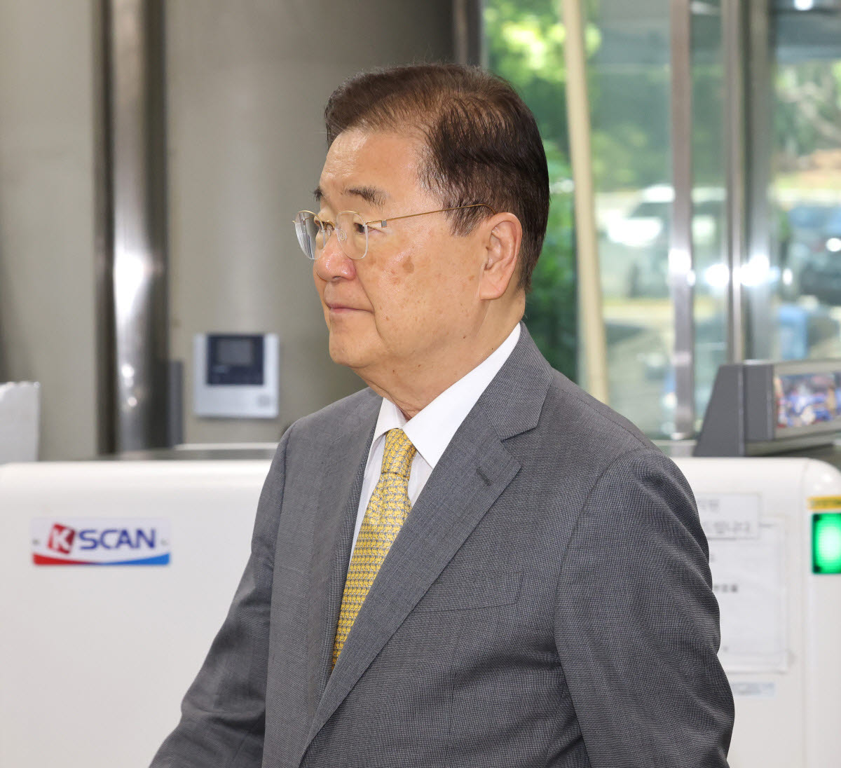 법정 향하는 정의용 전 국가안보실장. (사진= 연합뉴스)