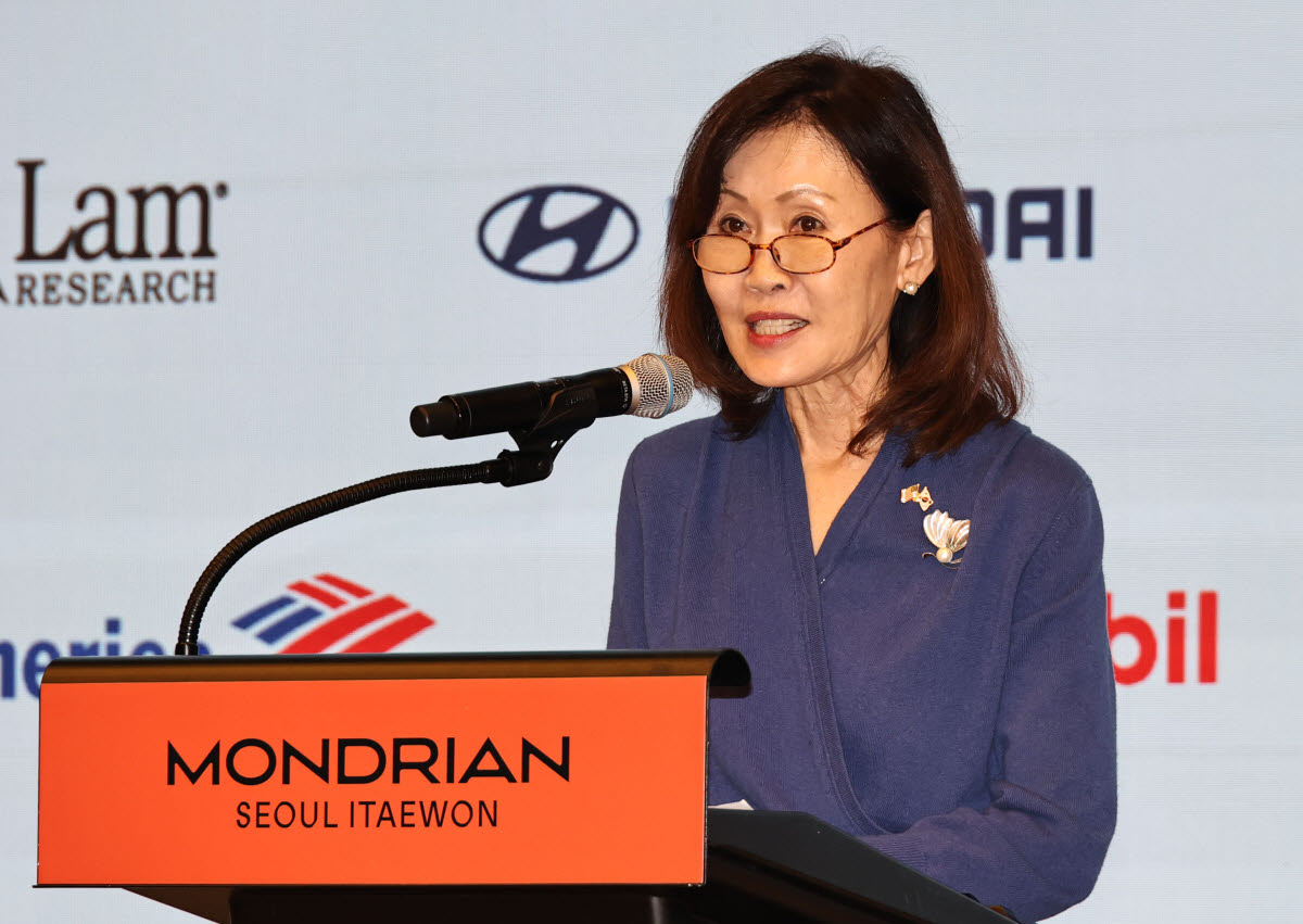 미셸 스틸 주한미국대사가 21일 서울 용산구 몬드리안 서울이태원에서 열린 주한미국상공회의소(암참) 오찬 간담회에서 특별 연설을 하고 있다. (사진 = 연합뉴스)