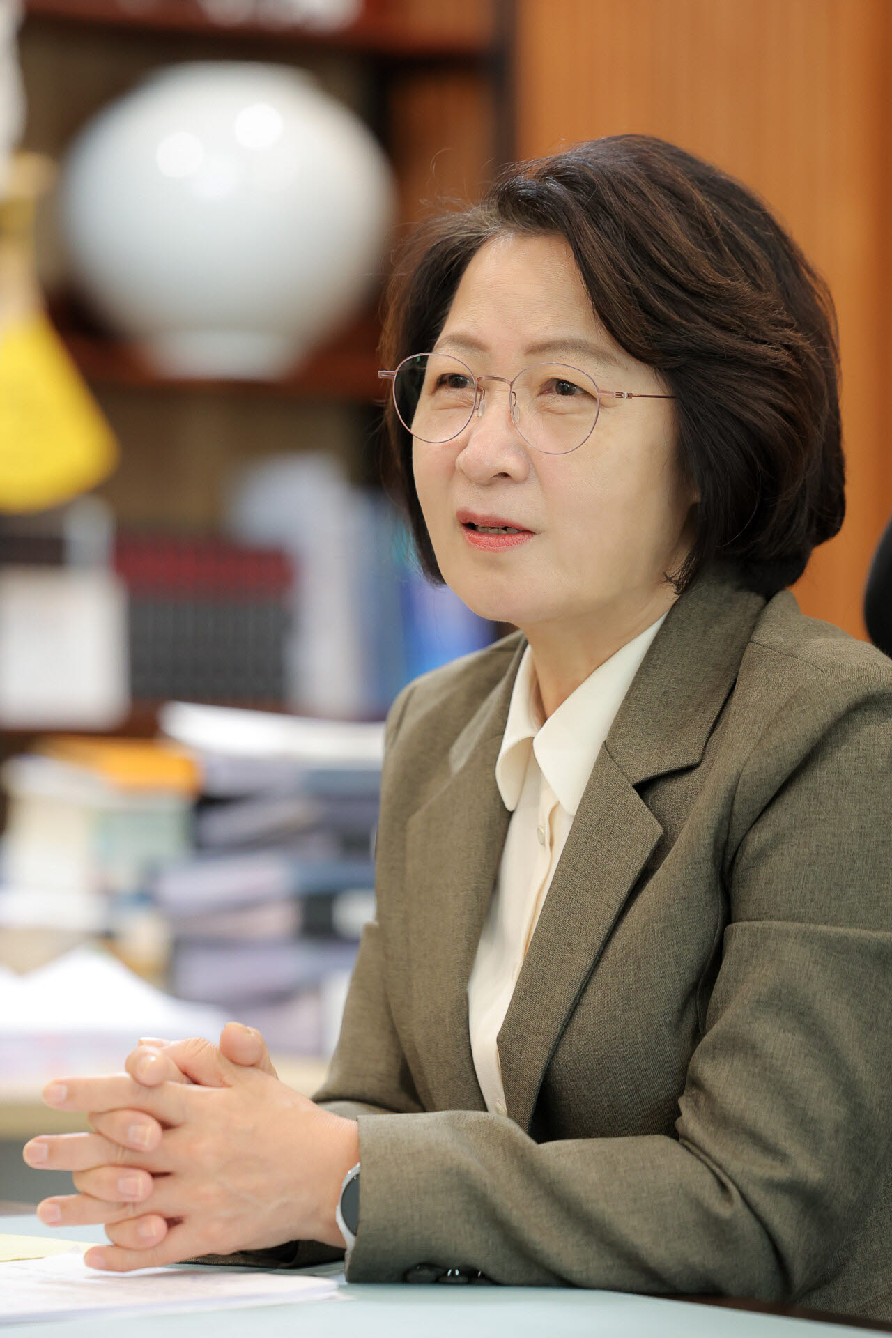 추미애 경기도지사가 이데일리와 인터뷰를 하고 있다.(사진=경기도)