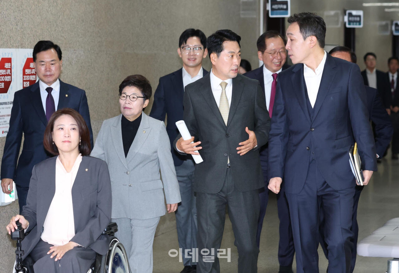 [포토]장동혁-김민수, '대화하며 최고위 참석'