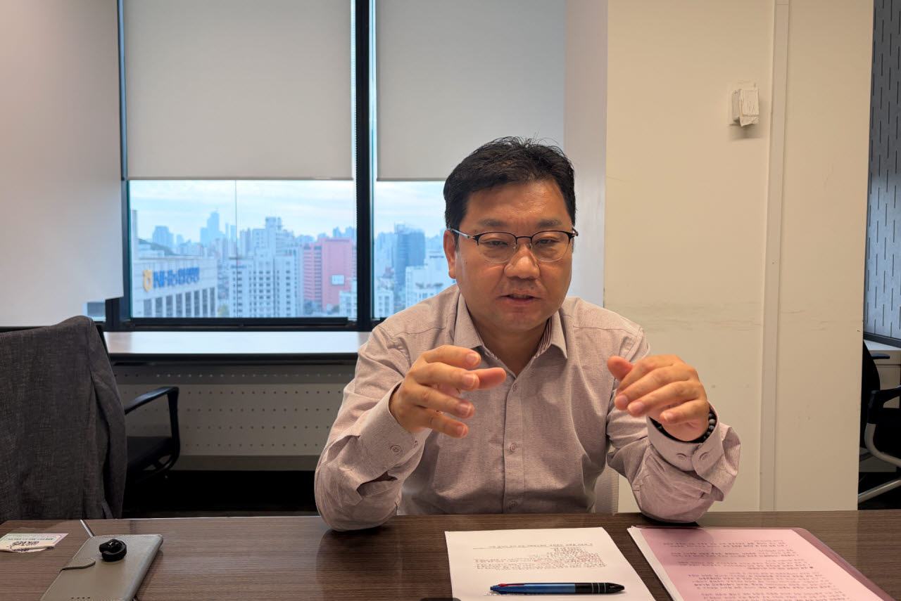 제대욱 전 부산시의원 겸 부산시의회 경제문화위원회 부위원장이 이데일리와 인터뷰하고 있다. (사진= 이정훈 기자)