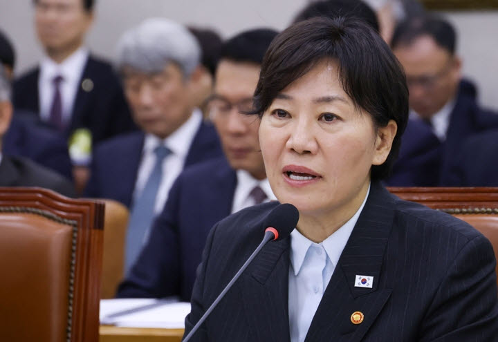 송미령 농림축산식품부 장관이 22일 국회 농림축산식품해양수산위원회에서 열린 2026년도 종합 국정감사에 출석해 질의에 답하고 있다. (사진=연합뉴스)