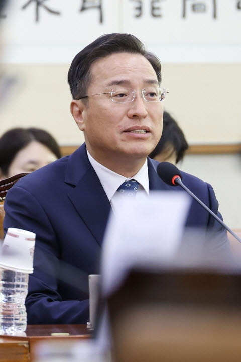 이정현 검찰총장 직무대행이 22일 국회 법제사법위원회에서 열린 공소청(구 대검찰청)에 대한 국정감사에서 의원 질의에 답하고 있다. (사진=연합뉴스)