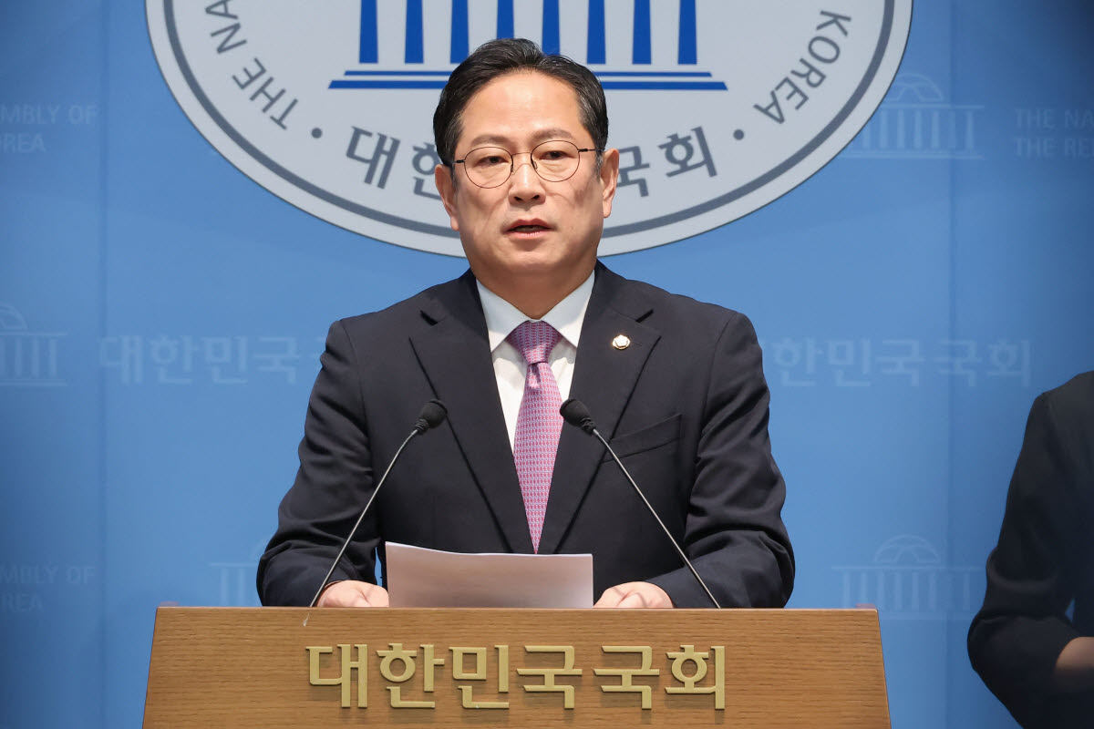 박수영 국민의힘 의원이 22일 국회 소통관에서 '미래기금 졸속 독단입법 내부자료 공개' 기자회견을 열고 있다. (사진=연합뉴스)