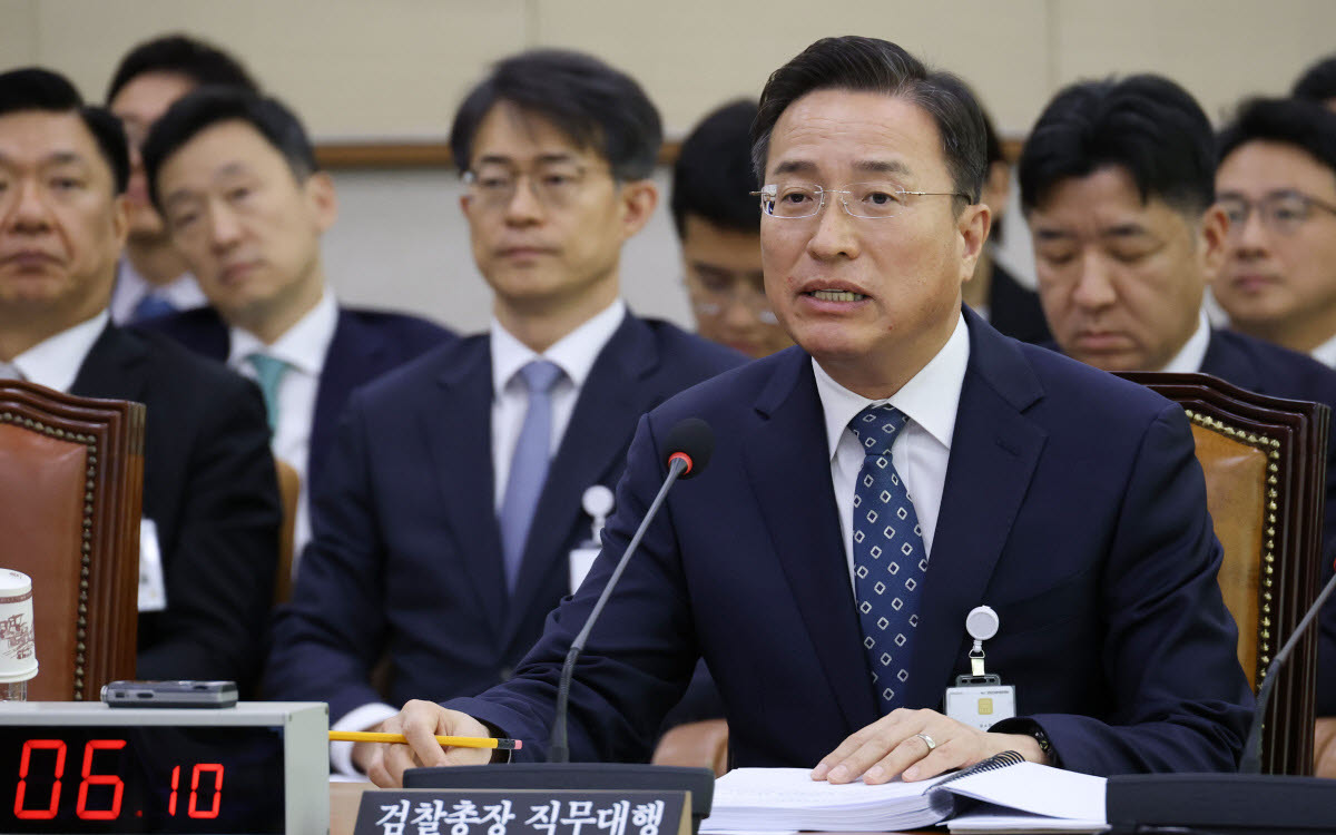 이정현 검찰총장 직무대행이 22일 국회 법제사법위원회에서 열린 공소청(구 대검찰청)에 대한 국정감사에서 의원 질의에 답하고 있다. (사진=연합뉴스)