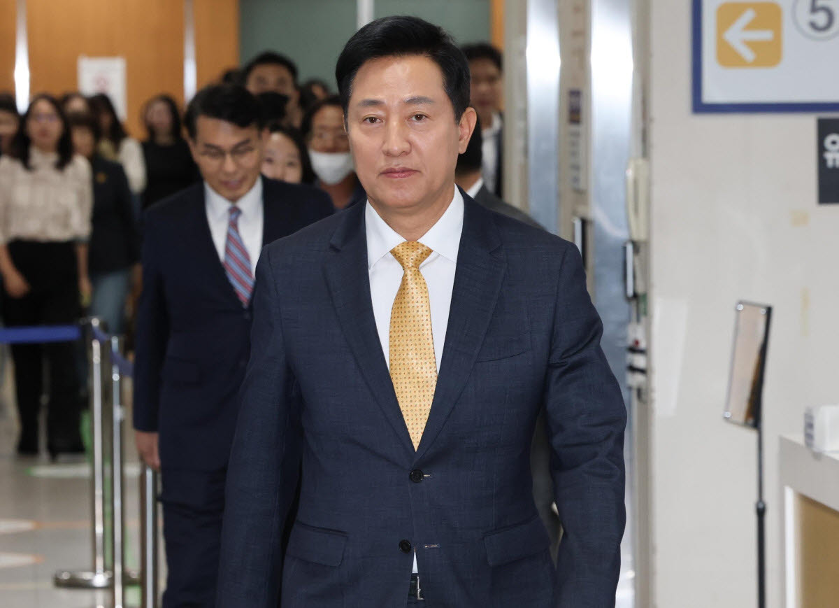 오세훈 서울시장이 지난 2일 서울 서초구 서울고등법원에서 열리는 명태균 여론조사 의혹 사건 항소심 결심공판에 출석하고 있다. (사진=연합뉴스)