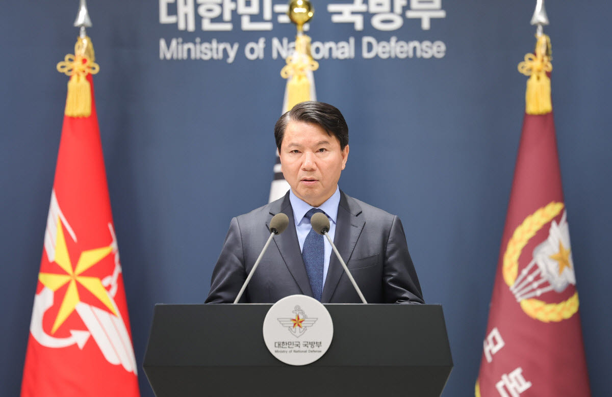 김홍철 국방정책실장이 23일 서울 용산구 국방부에서 DMZ 상황 관련 입장을 발표하고 있다. (사진=연합뉴스)