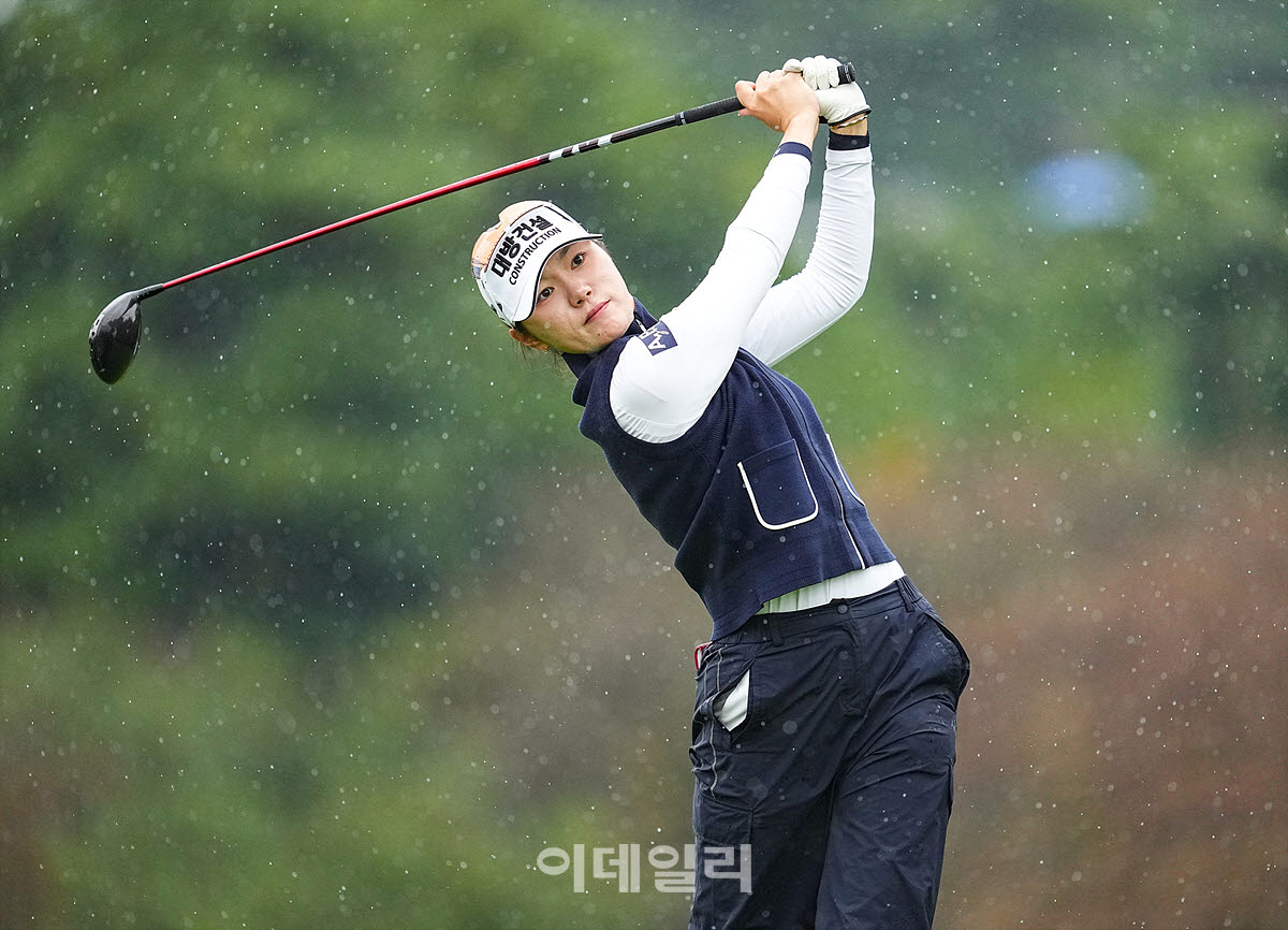 [포토]김민선,타수를 줄여 선두에 올라보자