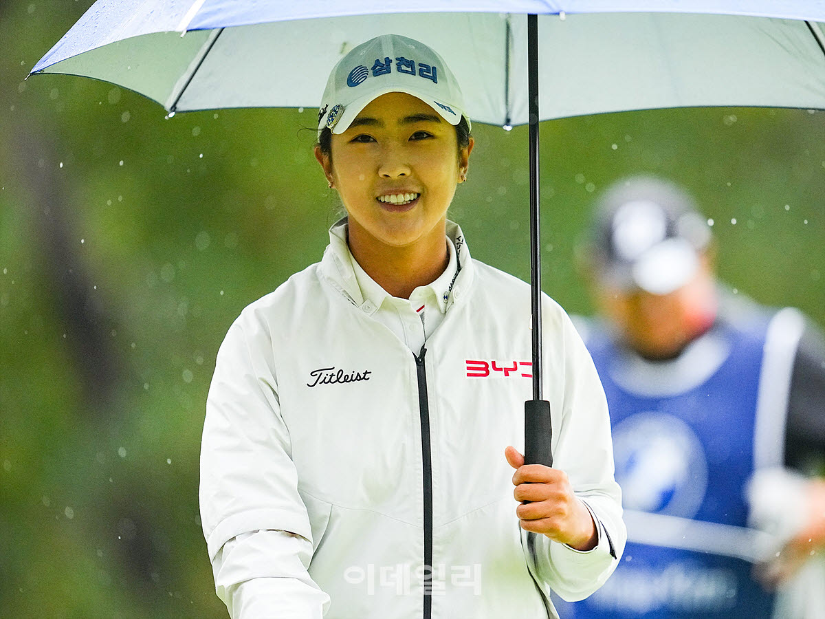 [포토]김민주,기분 좋은 출발 첫 홀 버디 성공