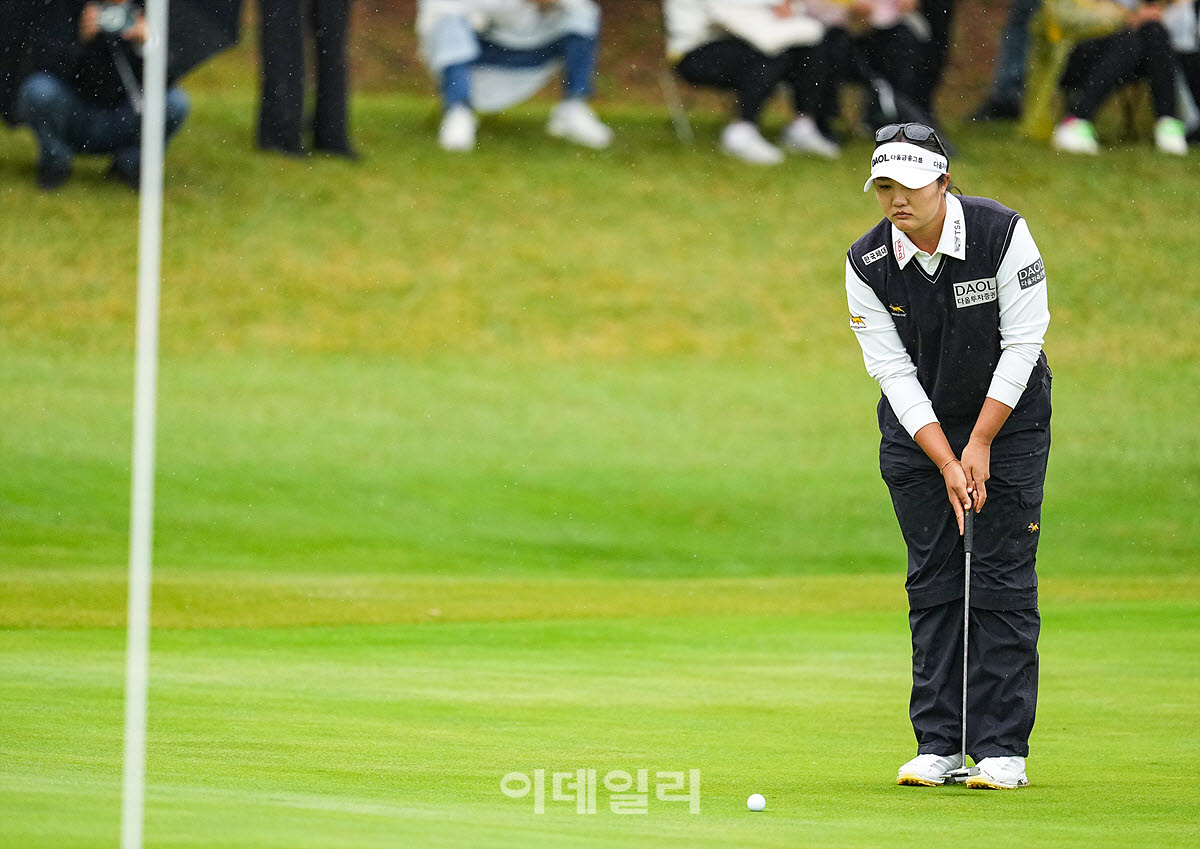 [포토]유해란,오르막 힘조절이 중요해