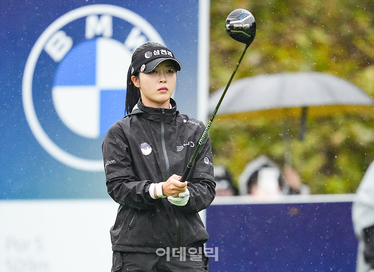[포토]전예성,버디 도전을 시작한다