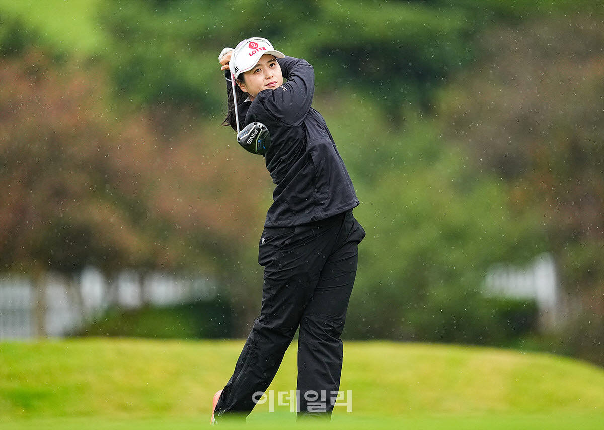 [포토]최혜진,무빙데이 선두로 향한다