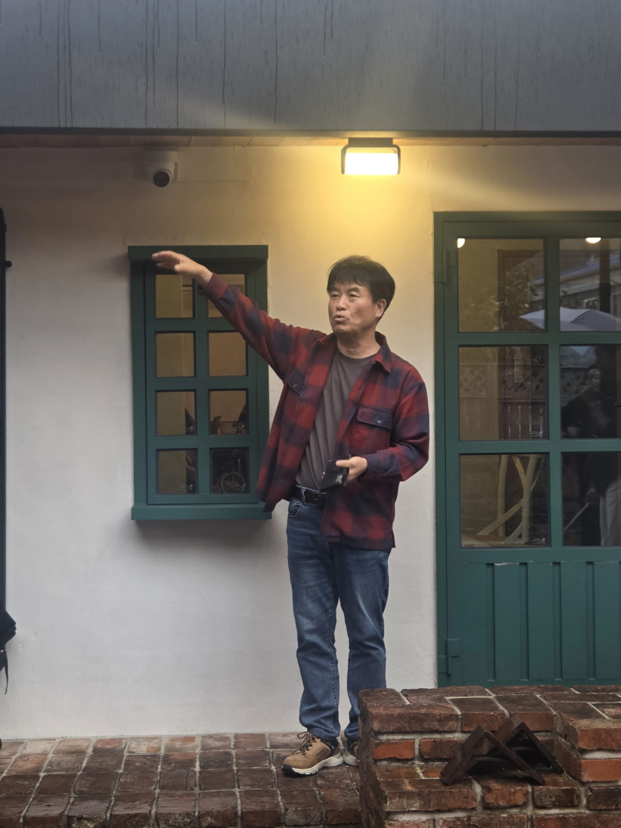 '오래된 질문' 지명훈 대표