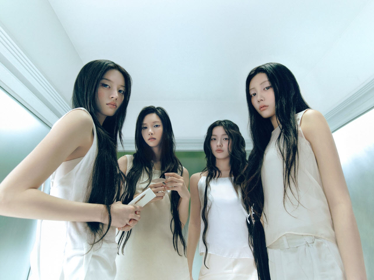 “그때 그 친절, 유죄였네”… 아일릿 노랫말에 숨겨진 연결의 힘