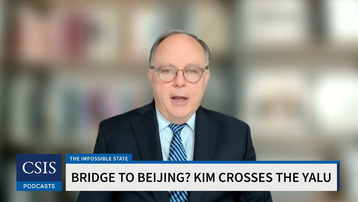 시드니 사일러 미국 전략국제문제연구소(CSIS) 선임고문이 27일(현지시간) CSIS 팟캐스트 ‘불가능한 국가(The Impossible State)’에 출연해 김정은 북한 국무위원장의 중국 방문 의미와 북미 정상회담 전망을 분석하고 있다. (사진=CSIS 웹캐스트 영상)
