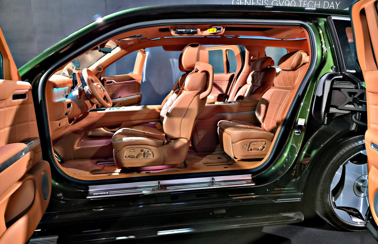 '코치도어'가 적용된 제네시스 플래그십 전기 SUV 'GV90 네오룬' (사진=이데일리 이배운 기자)