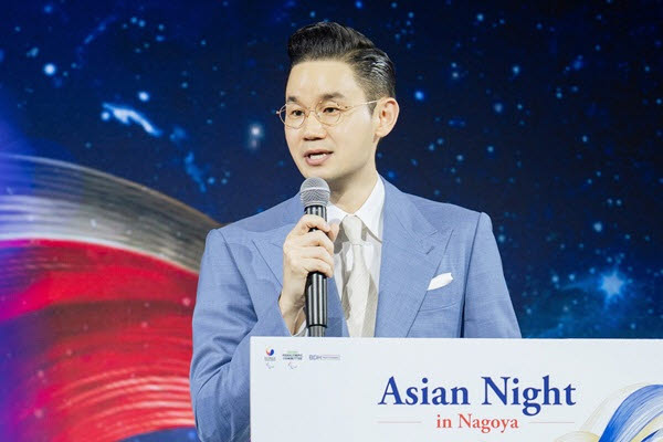 배동현 BDH재단 이사장이 ‘아시아인의 밤’ 행사에서 축사를 하고 있다.