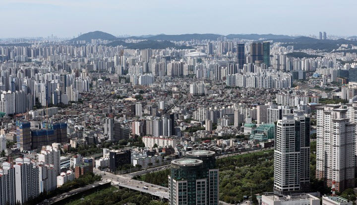 서울 영등포구 여의도63빌딩 '63 스카이피크닉' 전망대에서 바라본 영등포구, 구로구, 금천구 모습. (사진=연합뉴스)