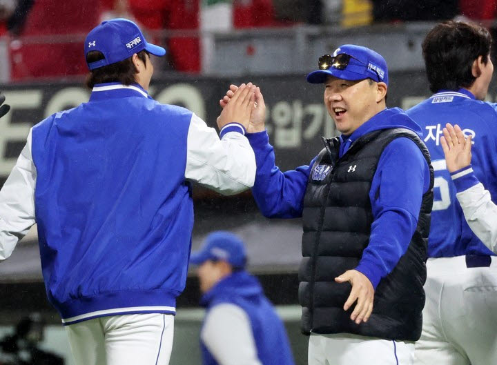 기뻐하는 삼성라이온즈 박진만 감독. 사진=연합뉴스