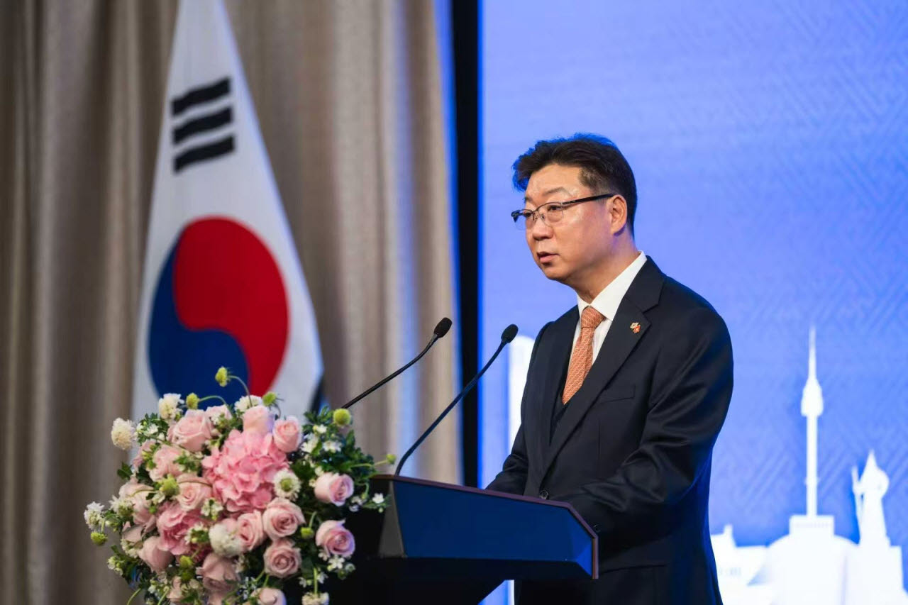 서만교 주홍콩총영사가 지난 28일 홍콩 아일랜드 샹그릴라 호텔 개천절 기념 국경일 행사에서 환영사를 하고 있다. (사진=주홍콩영사관)