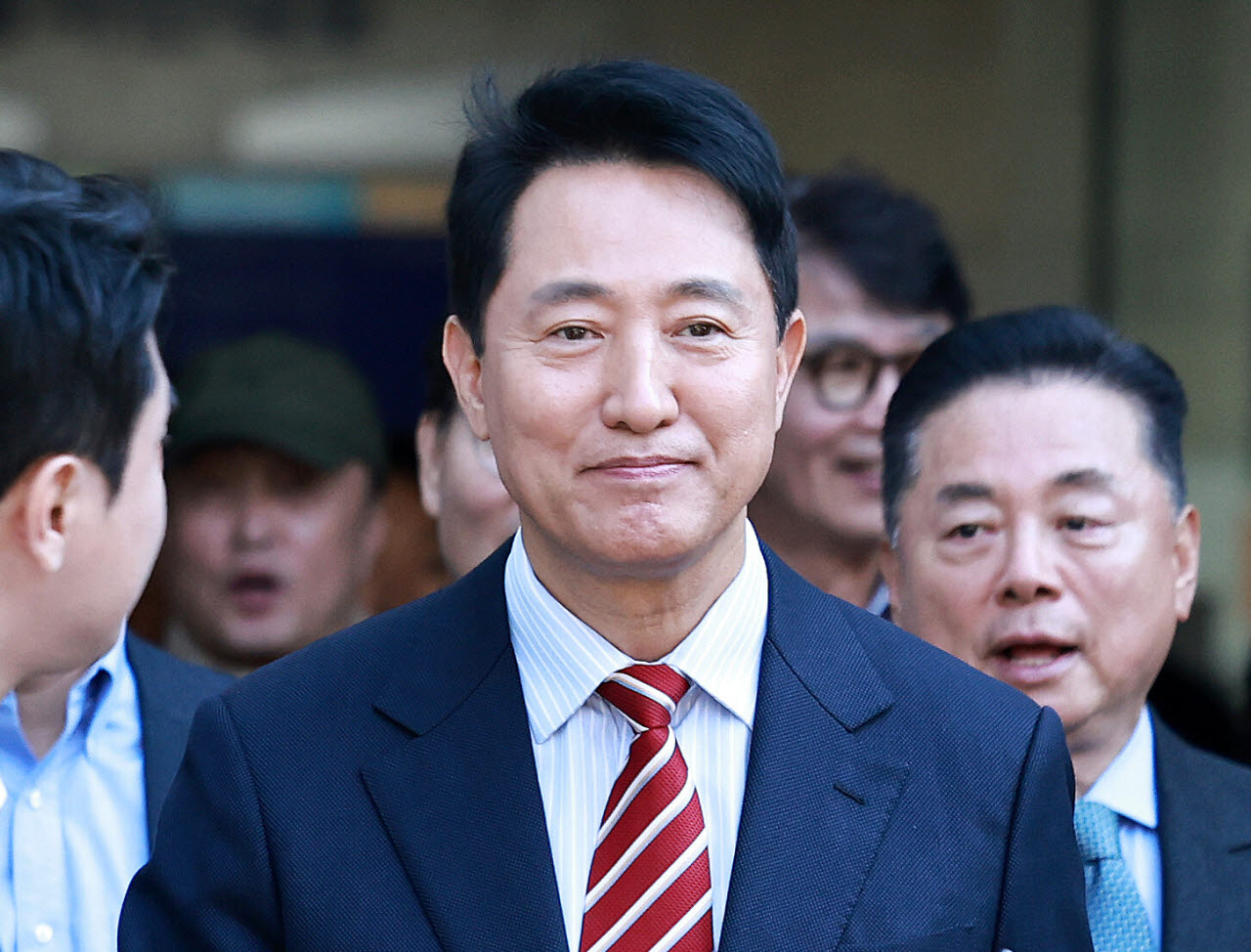 오세훈 서울시장이 지난 23일 서울 서초구 서울고등법원에서 열린 '명태균 여론조사 대납 의혹 사건' 항소심 선고 공판에서 무죄 판결을 받고 법원을 나서고 있다. (사진=뉴스1)