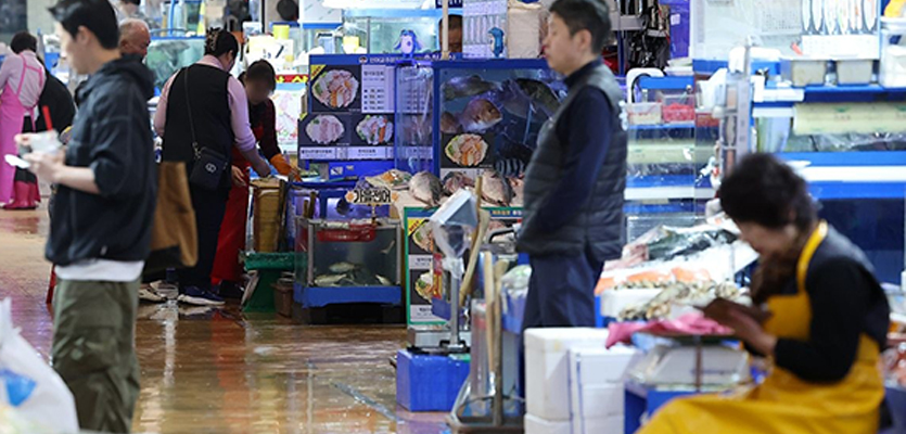 “고수온에 가격 치솟아”…밥상 ‘국민 횟감’의 위기