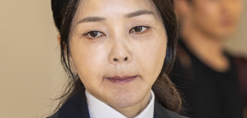 [속보]특검 "오후 5시46분 김건희 조사 종료"…조서 열람 예정