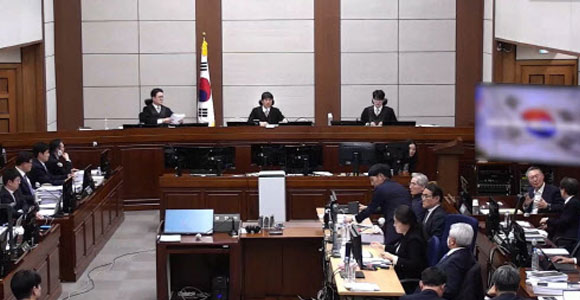 尹 사형 구형까지…'나흘 걸쳐 32시간' 초유의 결심공판