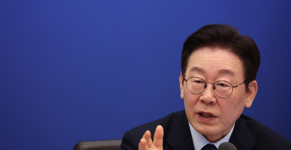 물가 겨눈 李대통령…속타는 식품업계