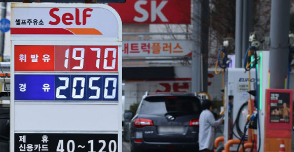 골드만삭스 '유가 100달러' 돌파 경고... 중동 위기 고조