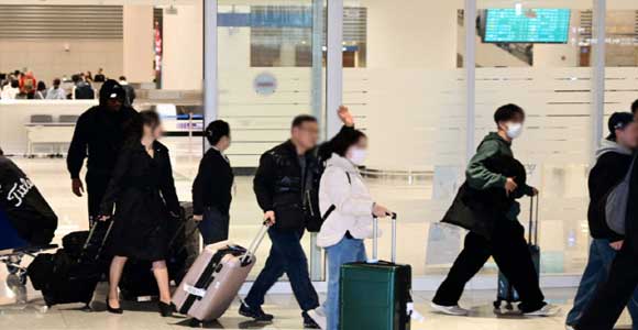 "눈앞 미사일 터져" 이란 탈출한 한국인들 '무사 귀국'