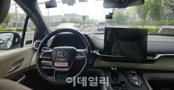 골목길 운행도 차로 변경도 척척…공사 땐 중앙선 살짝 넘는 요령도
