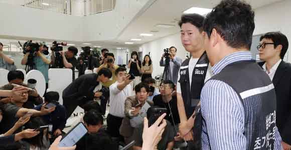 삼성전자 노조, 총파업 갈림길 속 막판 협상…극적 합의안 나올까