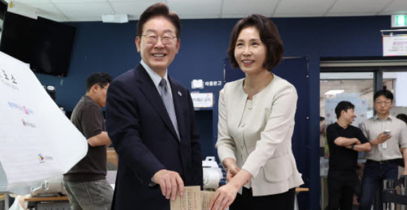 실용 내건 李정부 1년, ‘경제성장·코스피’ 응답했다