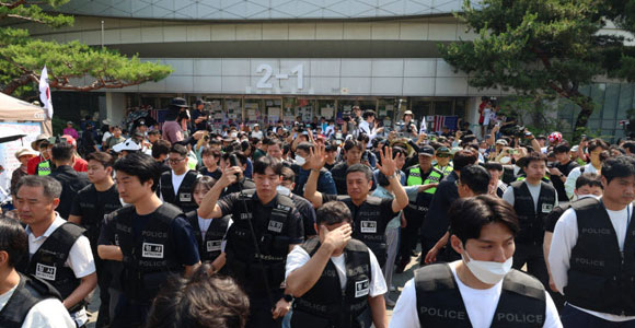 '남의 칼' 들고 나간 펜싱 국대…체육단체 진입 또 '무산' (종합)