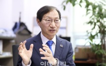 "버핏도 시골서 투자지휘…국민연금 기금운용, 전주서 충분"