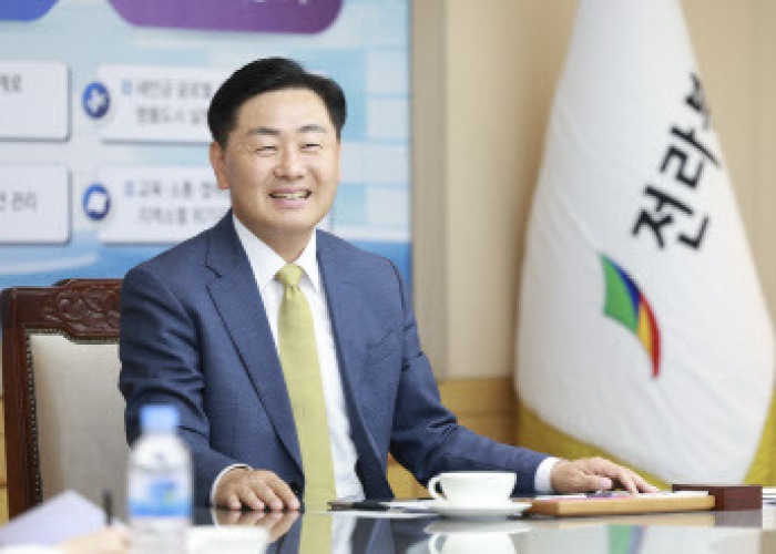 “전북 이전 기업에 파격 인센티브..일자리 넘치면 사람 모일 것”[ESF 2023]