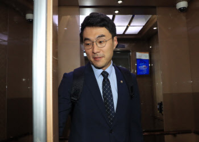 김남국, 법사위→교육위 사보임…與 “뭘 가르치겠다고”