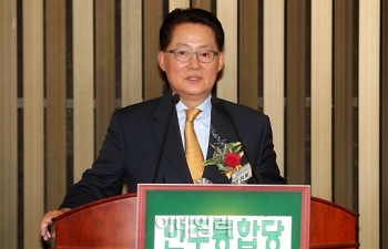 박지원 새 원내대표 `통합적 리더십 보일 것`                                                                                                                                                        