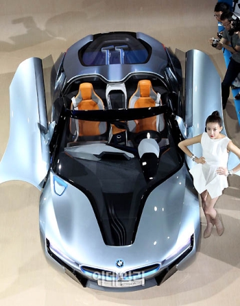 BMW i8 `3기통 트윈터보 엔진`                                                                                                                                                                      