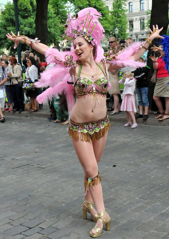  `삼바의 여인` 매혹적인 춤사위                                                                                                                                                                    