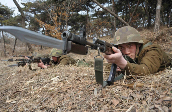  북한 인민군의 사격훈련                                                                                                                                                                           