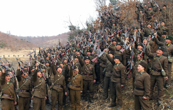  북한 인민군 사격훈련 공개                                                                                                                                                                        