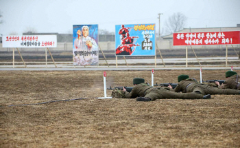  北 김정은, 군사학교 사격경기 참관                                                                                                                                                                