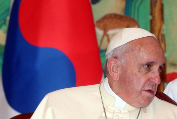 프란치스코 교황과 태극기                                                                                                                                                                          