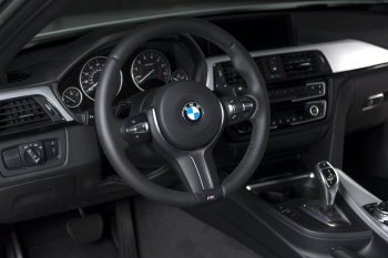 BMW '435i ZHP 쿠페', 깔끔한 실내 디자인                                                                                                                                                 